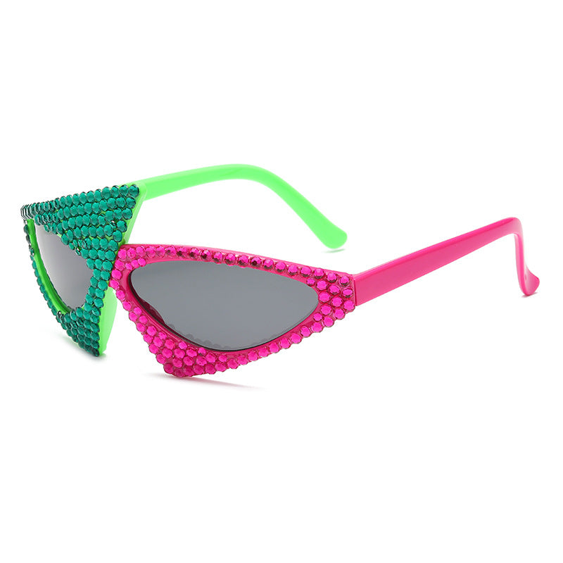 THEMEASHOP™  FEMME- Lunettes de soleil triangulaires à strass style extraterrestre, lunettes rétro, lunettes de soleil de soirée pour femmes, lunettes de soleil résistantes aux UV