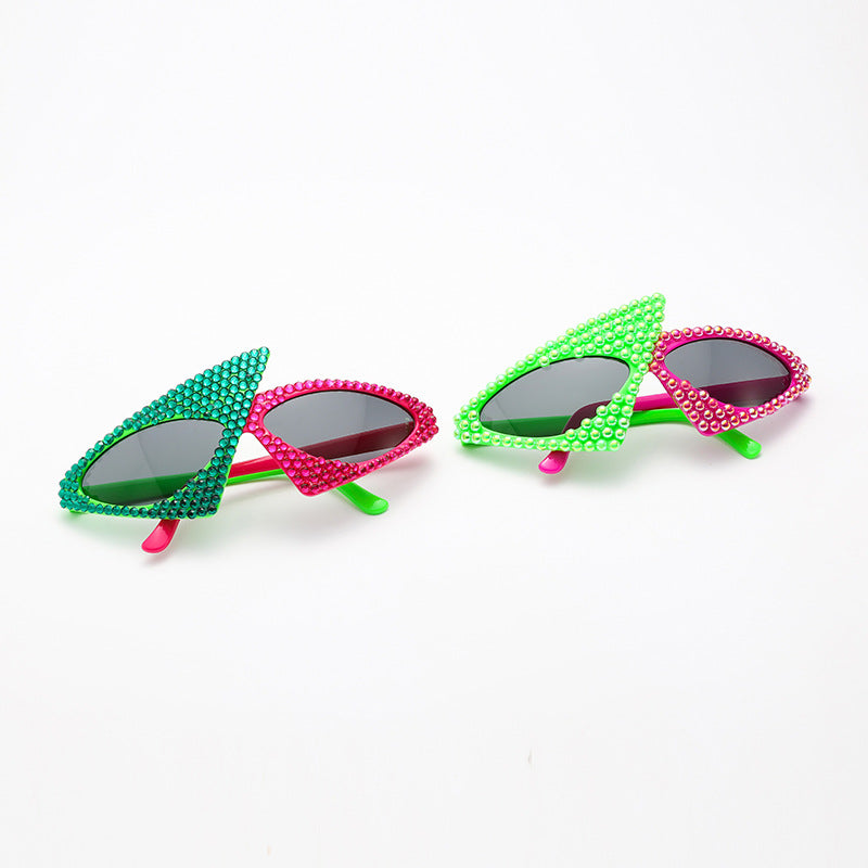 THEMEASHOP™  FEMME- Lunettes de soleil triangulaires à strass style extraterrestre, lunettes rétro, lunettes de soleil de soirée pour femmes, lunettes de soleil résistantes aux UV