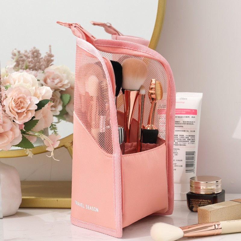 PURDORED Trousse de toilette transparente avec support et fermeture éclair, idéale pour les voyages. Porte-pinceaux de maquillage et organisateur.