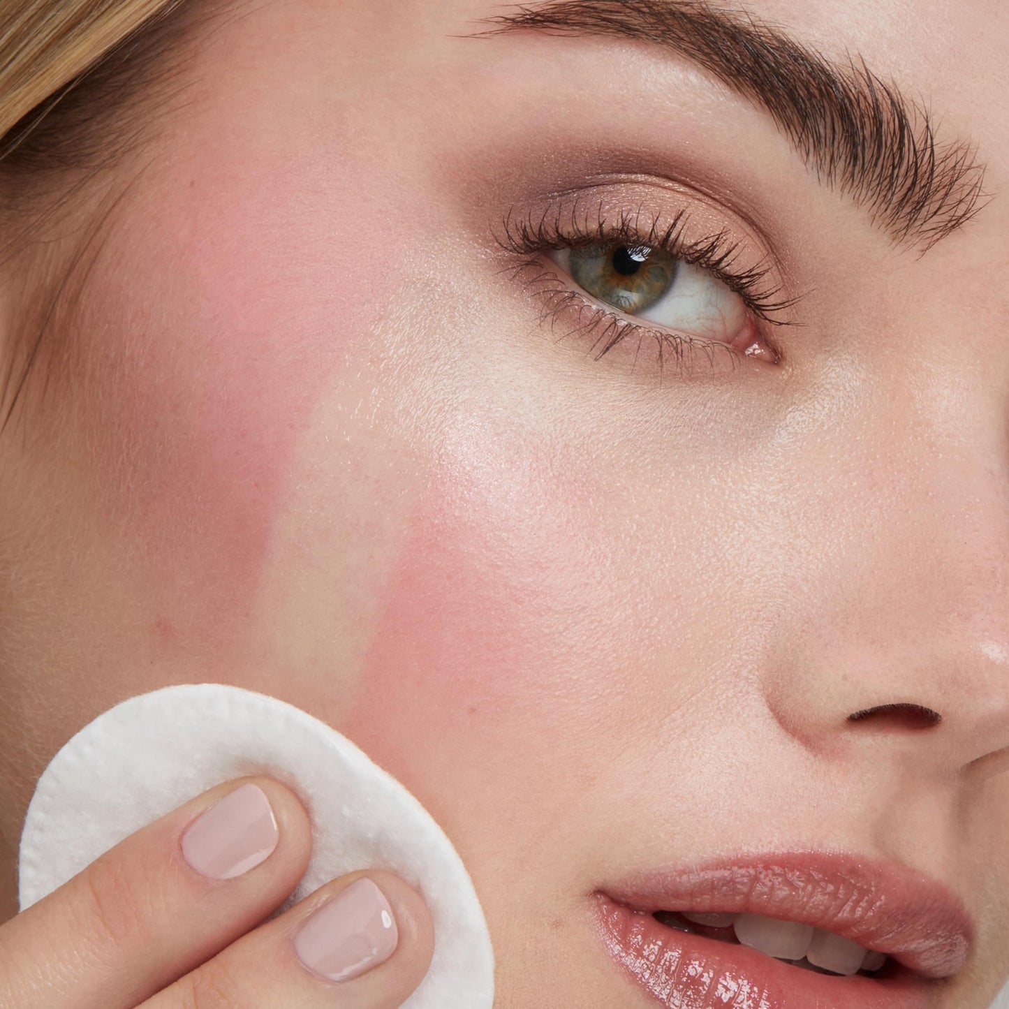KIKO Milano Pure Clean Wipes Mini, Lingettes Démaquillantes Visage, Contour Des Yeux Et Lèvres Au Format Mini