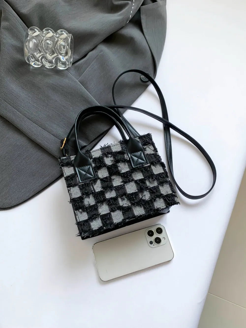 Sac bandoulière à carreaux à bords francs