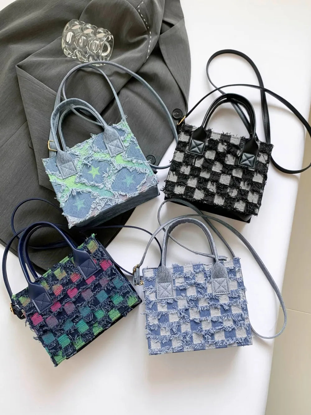 Sac bandoulière à carreaux à bords francs