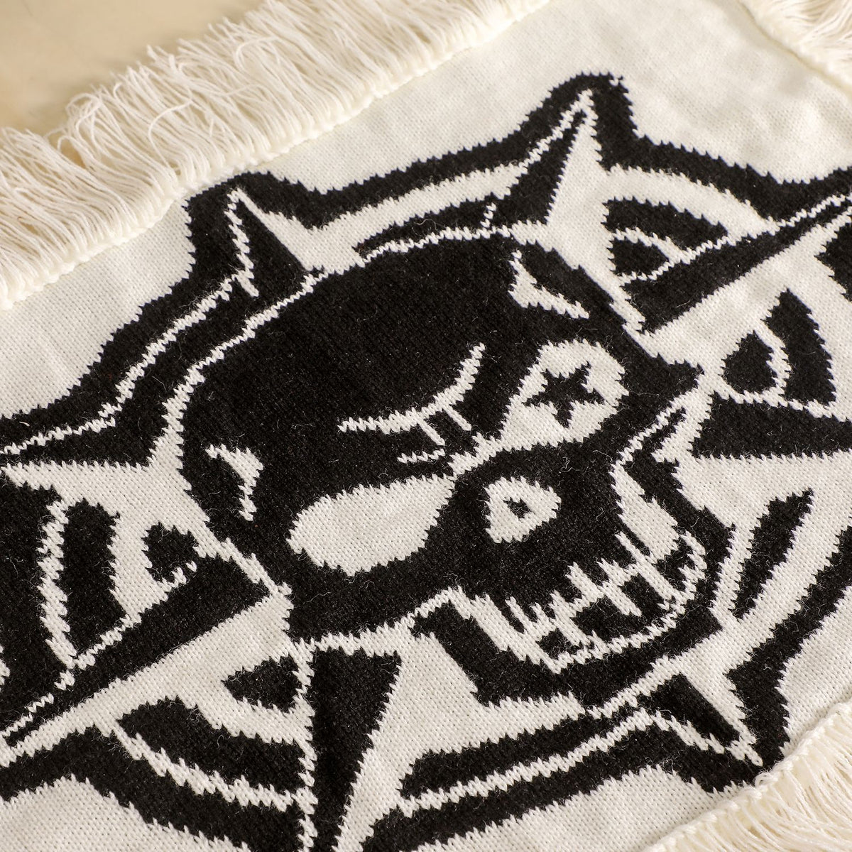 THEMEASHOP™-Halloween meal mat skull knitted black and white two-color table cloth party decoration