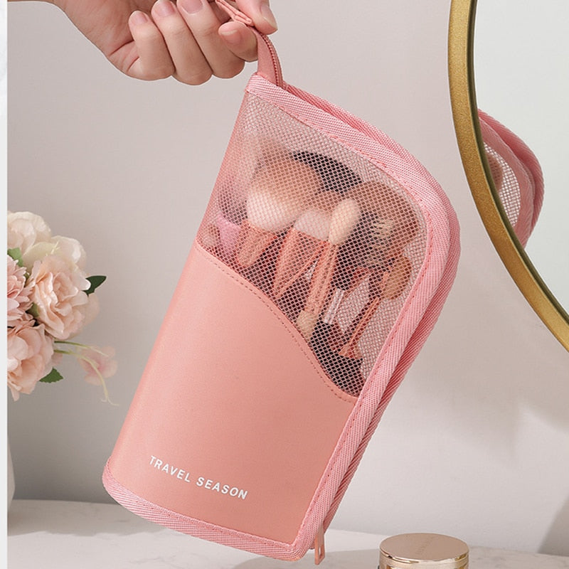 PURDORED Trousse de toilette transparente avec support et fermeture éclair, idéale pour les voyages. Porte-pinceaux de maquillage et organisateur.