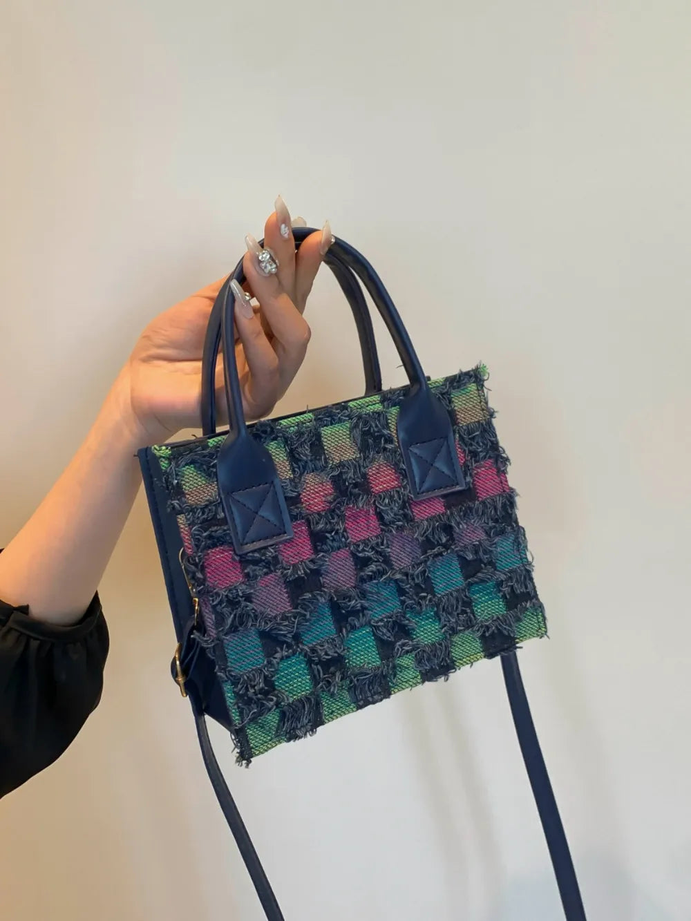 Sac bandoulière à carreaux à bords francs