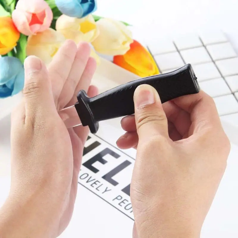 THEMEASHOP™- Halloween Party Toys Simulation Plastic Spring Retractable Fake Knife Funny Prank Spoof False Knife Trick Props