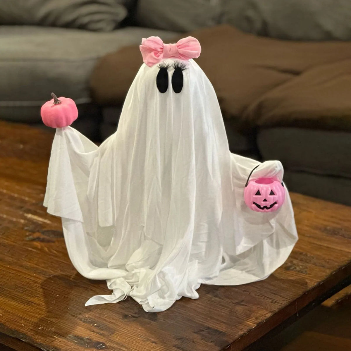 THEMEASHOP™- Halloween Ghost Holding Pink Pumpkin Halloween Decorations Indoor Spooky Ghost Decor Halloween Party Desktop Decoration Ornament